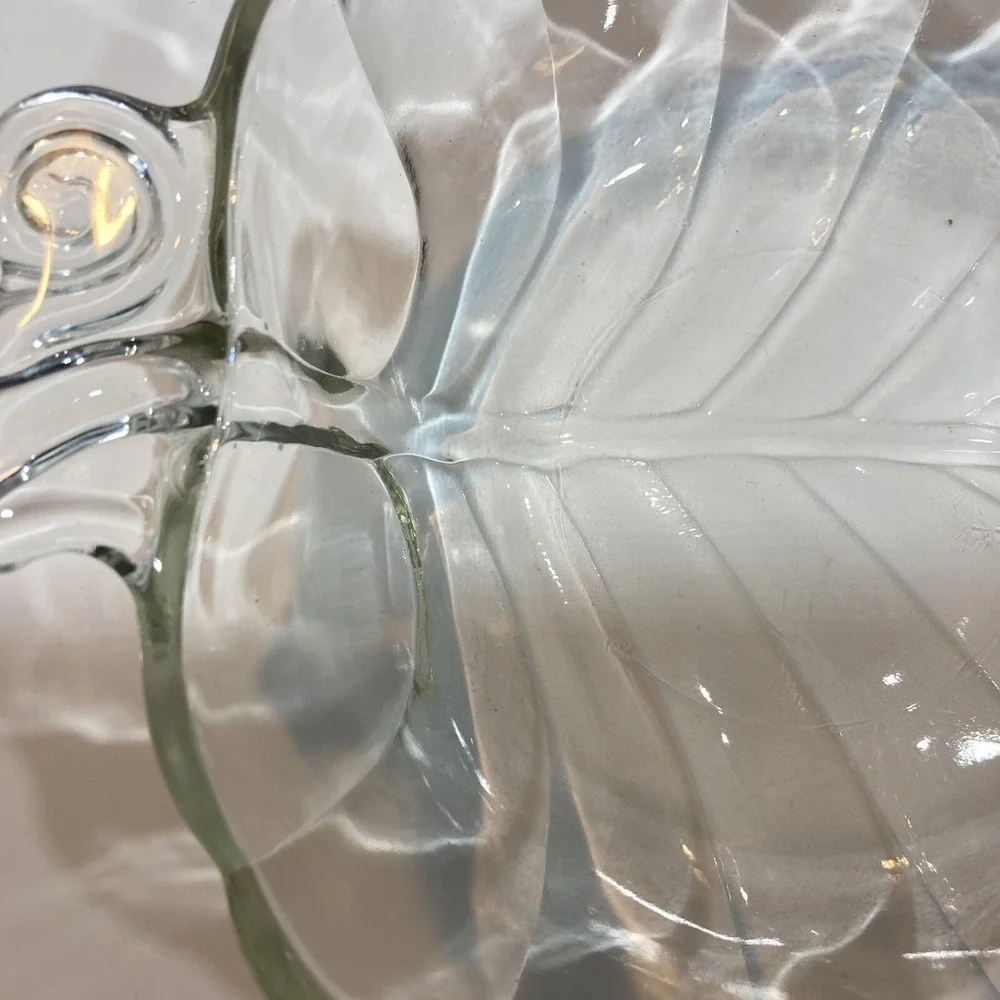 Vintage Clear Glass Serving Side Dish Bowl Tabletop Leaf Shaped 10
